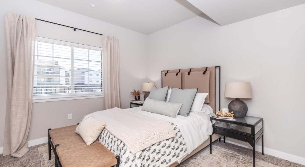 Spacious bedroom with king size bed at InterUrban 2.0 in Billings, Montana