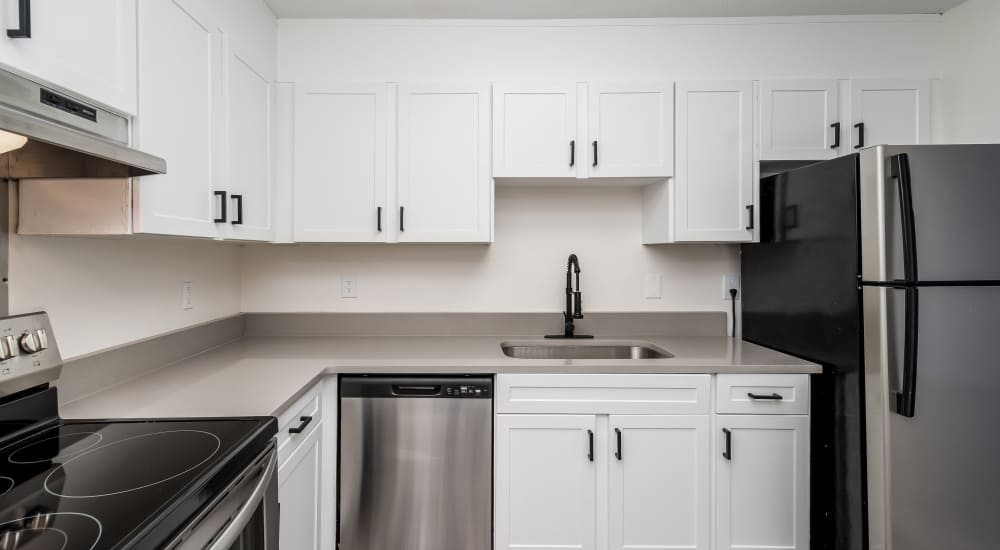 Modern kitchen at The Links in Chattanooga, Tennessee 