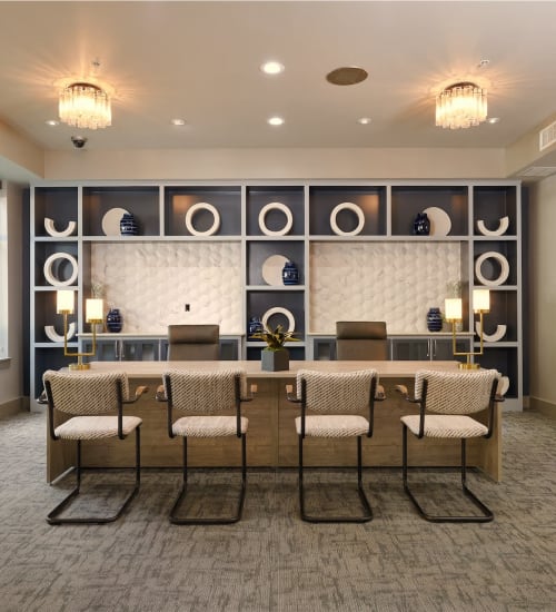 Resident common area with desks to work at or hang out at Seville Uptown in Dallas, Texas