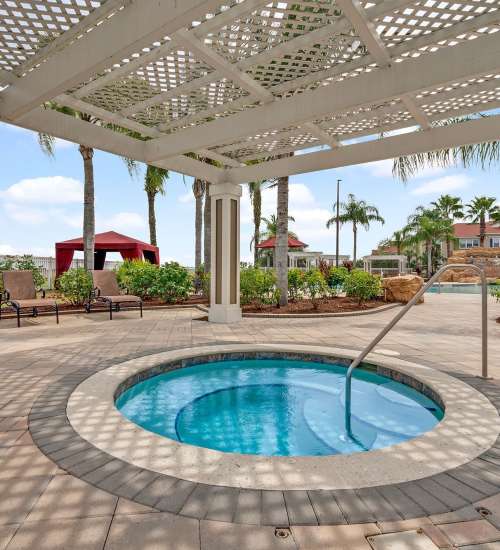 Mini pool at Victoria Park Apartments in Davenport,Florida