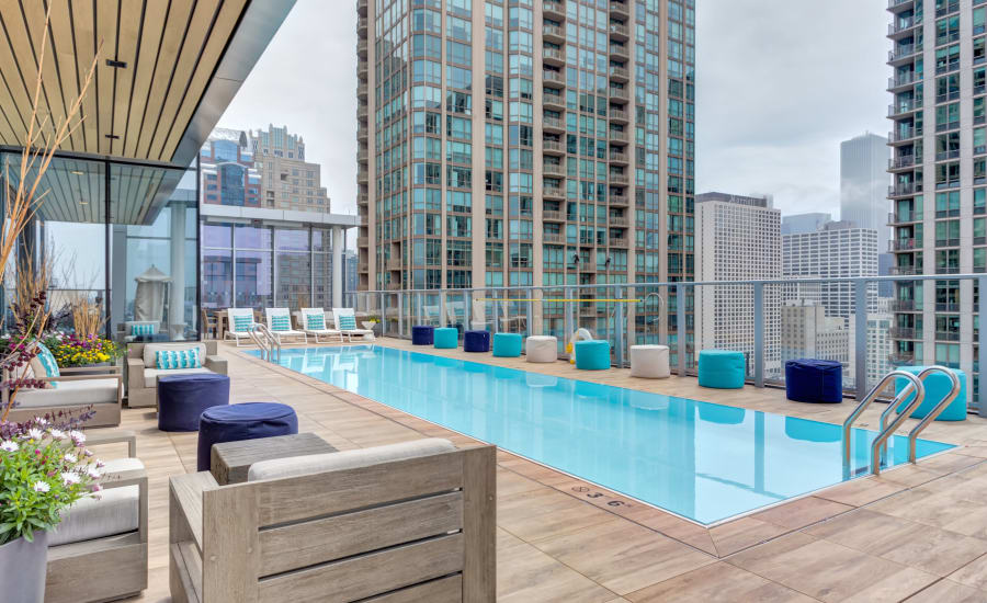 Resort-style swimming pool at Residences at 8 East Huron in Chicago, Illinois