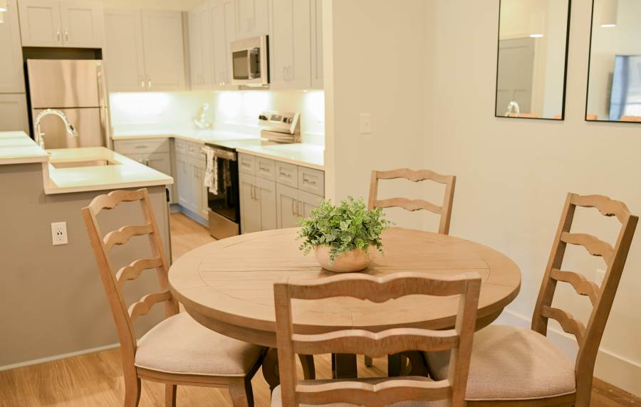 Dining area at Anchor Apartments in Freeport, Florida