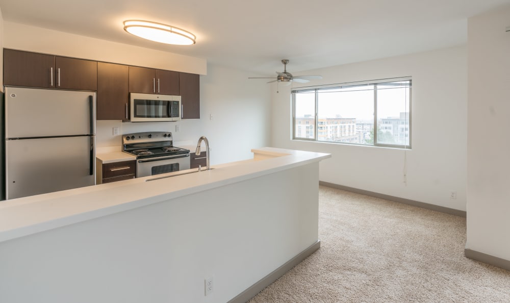 Dining room at Elan 41 Apartments in Seattle