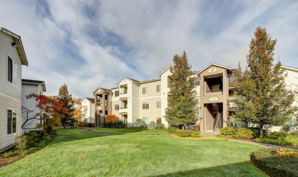 Photos of River Trail Apartments in Puyallup, WA