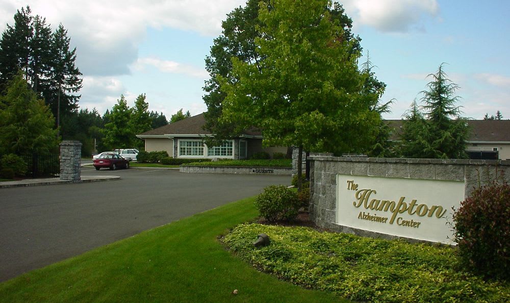 Drive up and signage in front of The Hampton in Tumwater, Washington