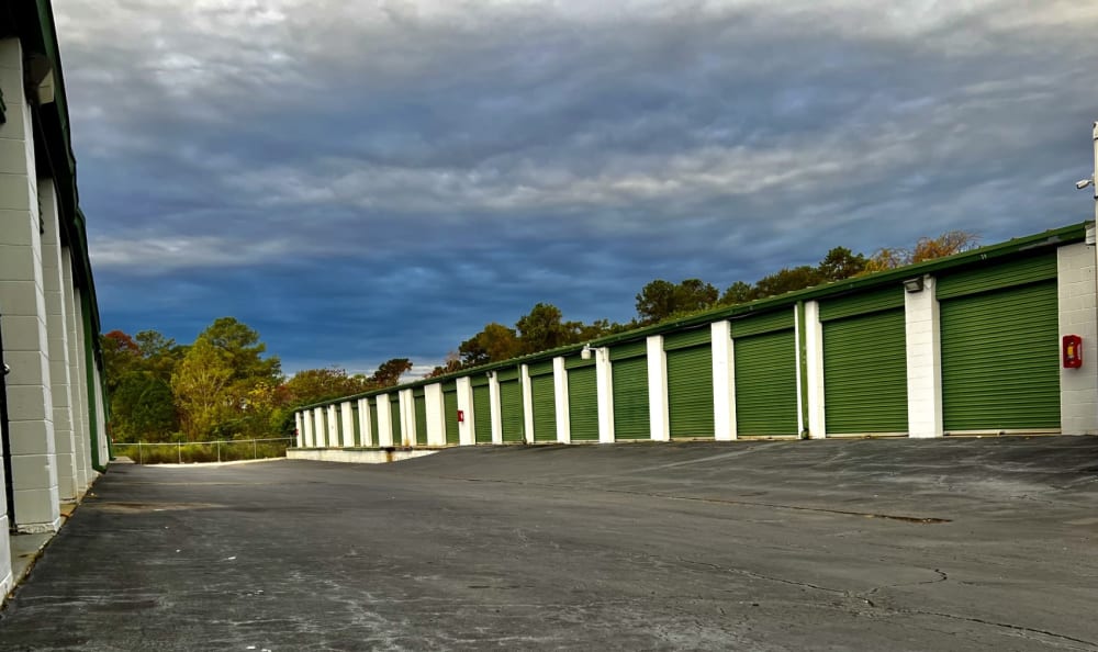 A row of units at North Davis Storage in Warner Robins, Georgia
