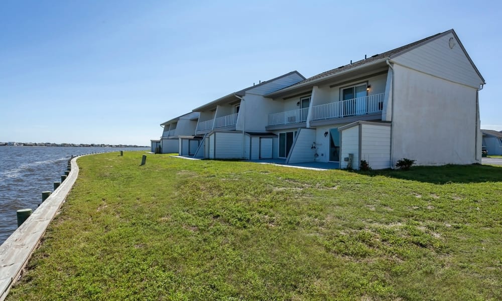Photos of Mariners Cove Apartment Homes in Toms River, NJ