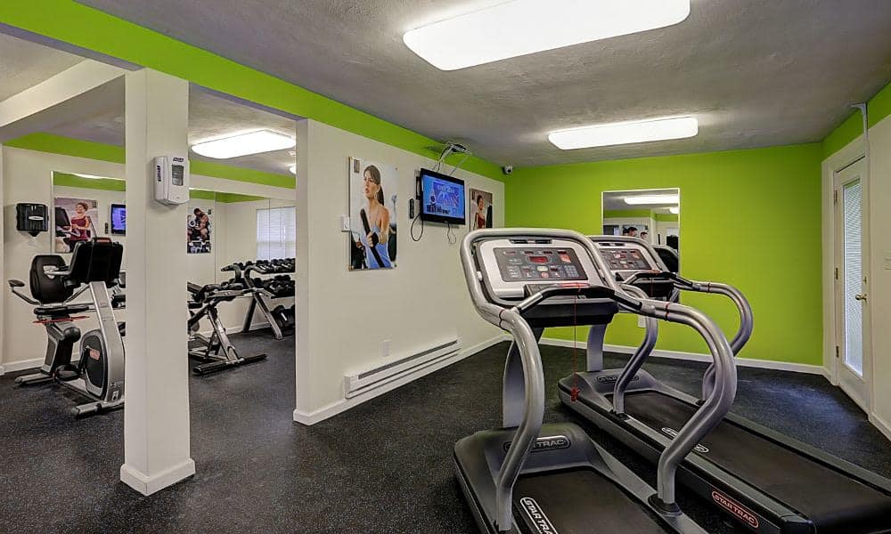 Enjoy apartments with a modern fitness center at Eatoncrest Apartment Homes