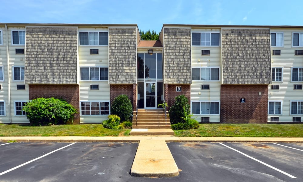 Photos of William Penn Village Apartment Homes in New Castle, DE
