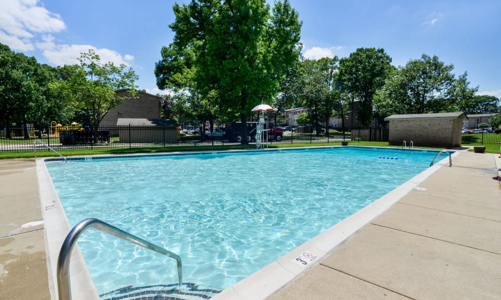 Cedar Creek Apartment Homes offers a swimming pool in Glen Burnie, MD