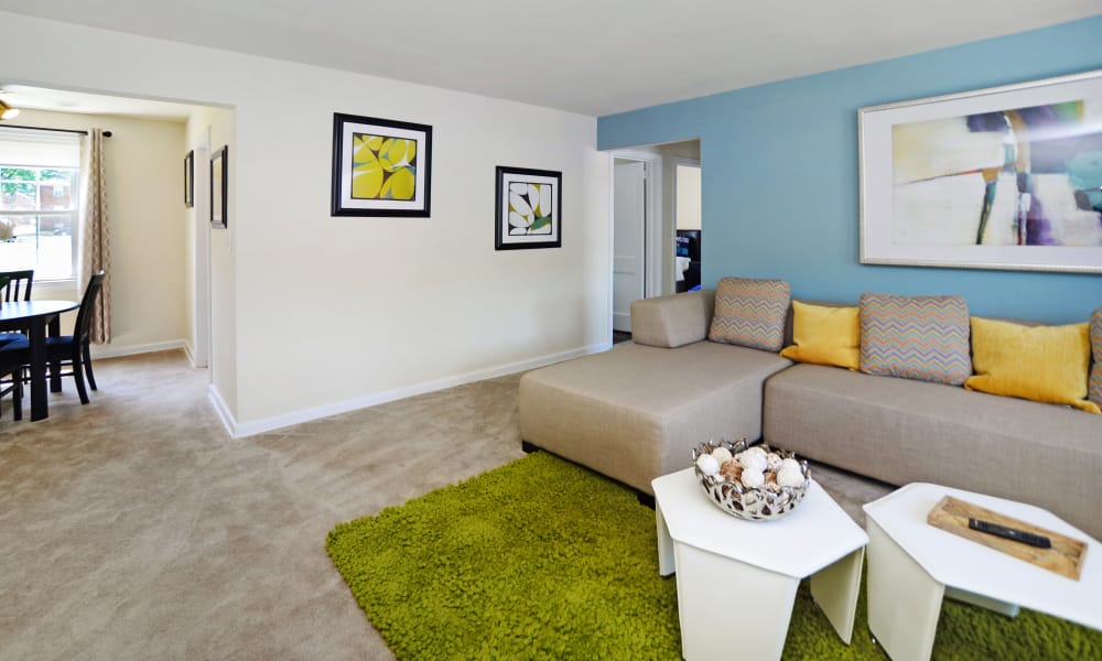 Middle River, MD Apartments & Townhomes | Oak Grove Apartments & Townhomes