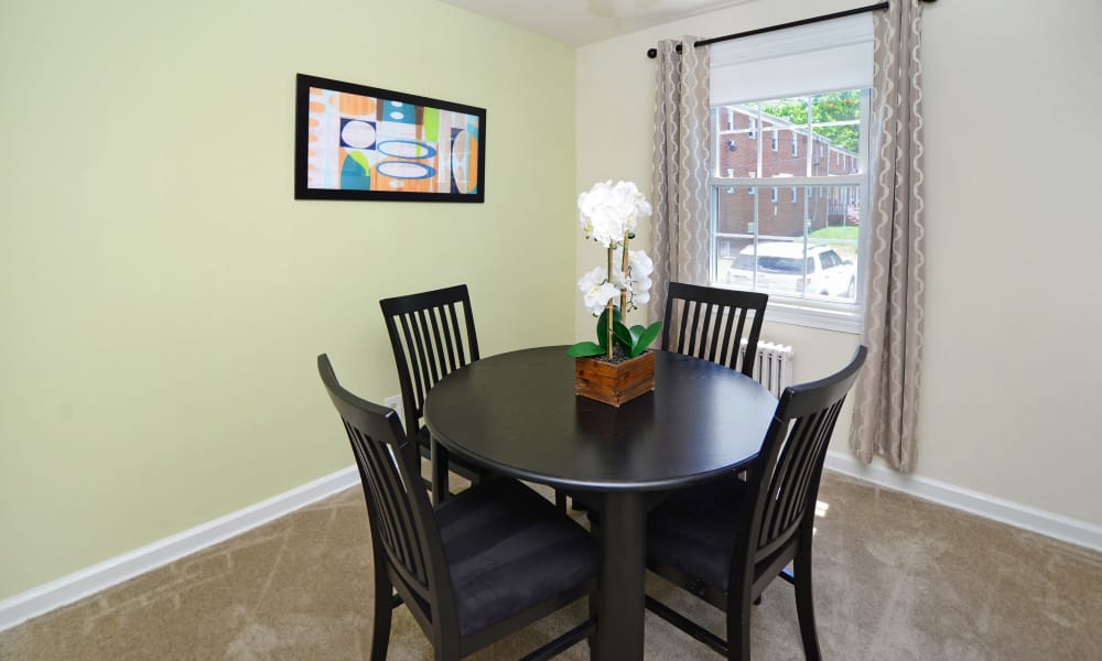 Middle River, MD Apartments & Townhomes | Oak Grove Apartments & Townhomes