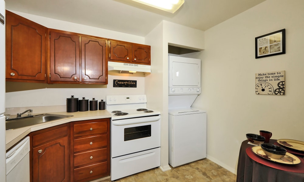 Apartments in Baltimore, MD (Towson) Towson Crossing Apartment Homes