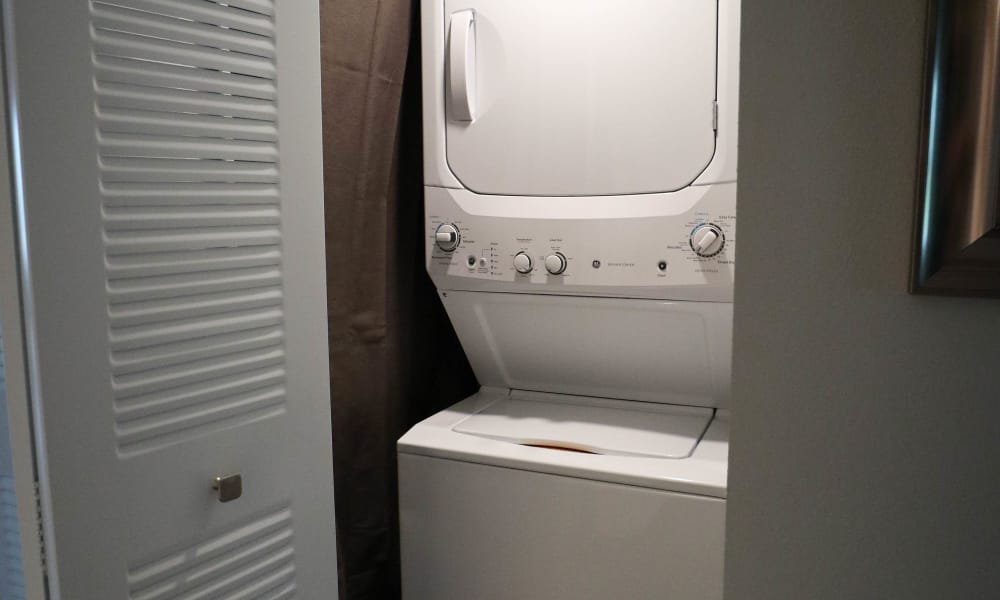 Seminole, FL Apartments near Maderia Beach Ridgeview