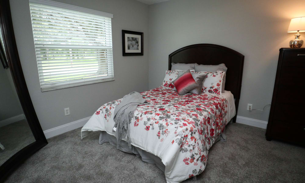 Seminole, FL Apartments in Pinellas County Ridgeview