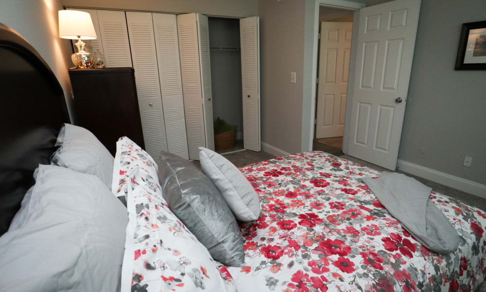 Seminole, FL Apartments in Pinellas County Ridgeview