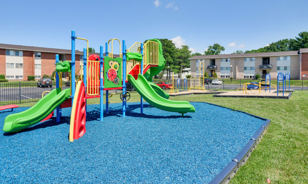 Photos of Seneca Bay Apartment Homes in Middle River, MD