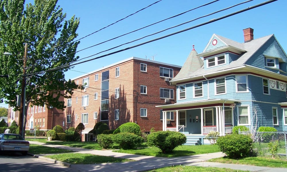 Beautiful apartments for rent at Carriage Place Apartments in Hartford, Connecticut