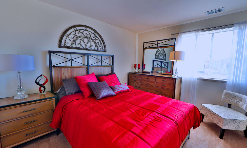 Photos of Charlesmont Apartment Homes in Dundalk, MD