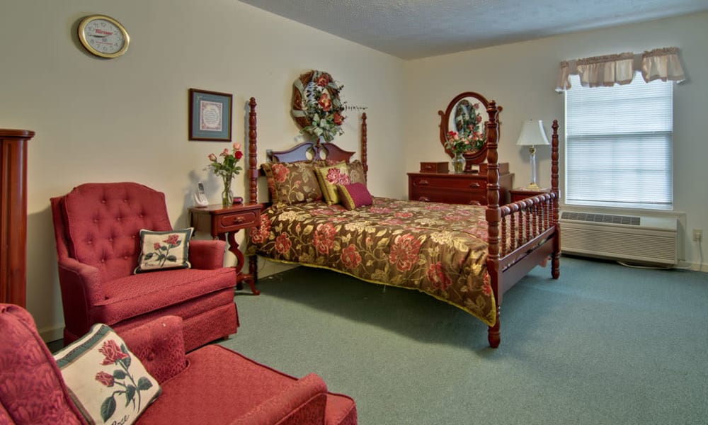 Large single bedroom at Harmony Hill in Huntingdon, Tennessee