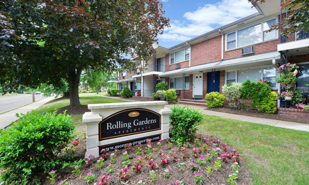 Photos of Rolling Gardens Apartment Homes in Mahwah, NJ