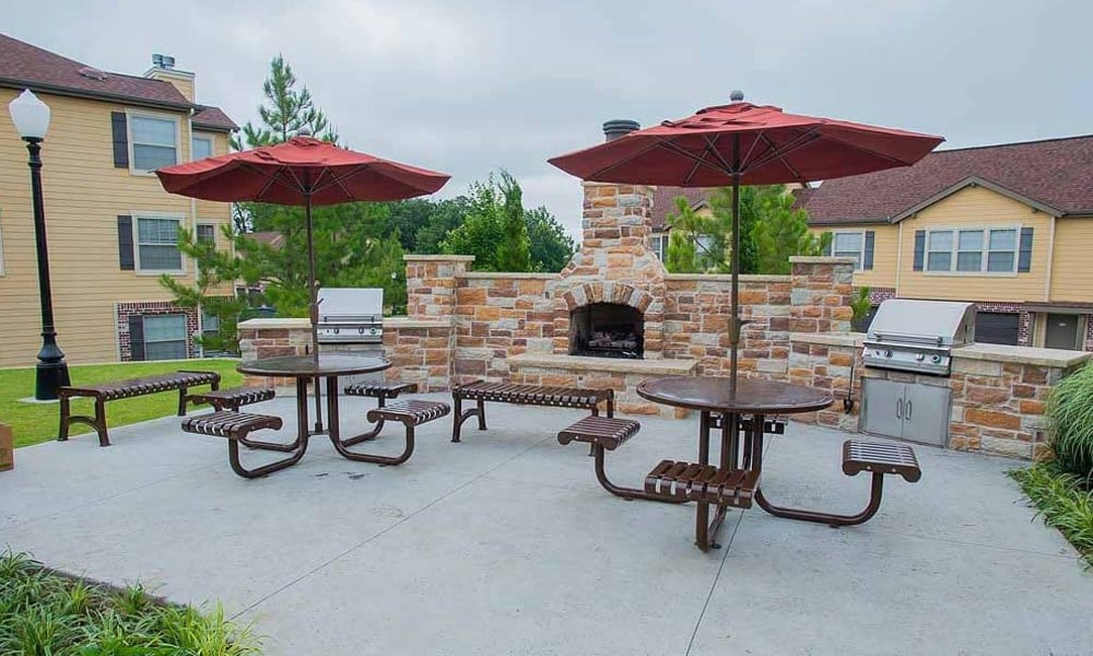 An outdoor patio area at Tuscany Hills in Tulsa, Oklahoma