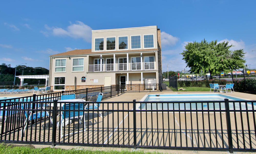 Photos of Chesapeake Glen Apartment Homes in Glen Burnie, Maryland