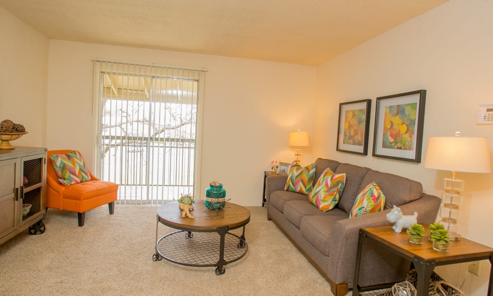 A large open living room at Country Hollow in Tulsa, OK