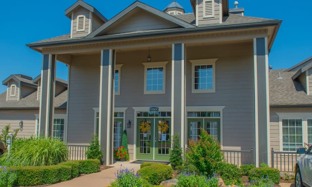 Photos Crown Pointe Apartments in Oklahoma City, OK