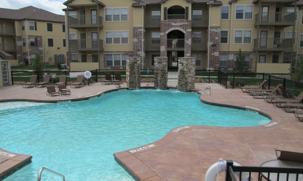 The pool at Park at Coulter in Amarillo, Texas