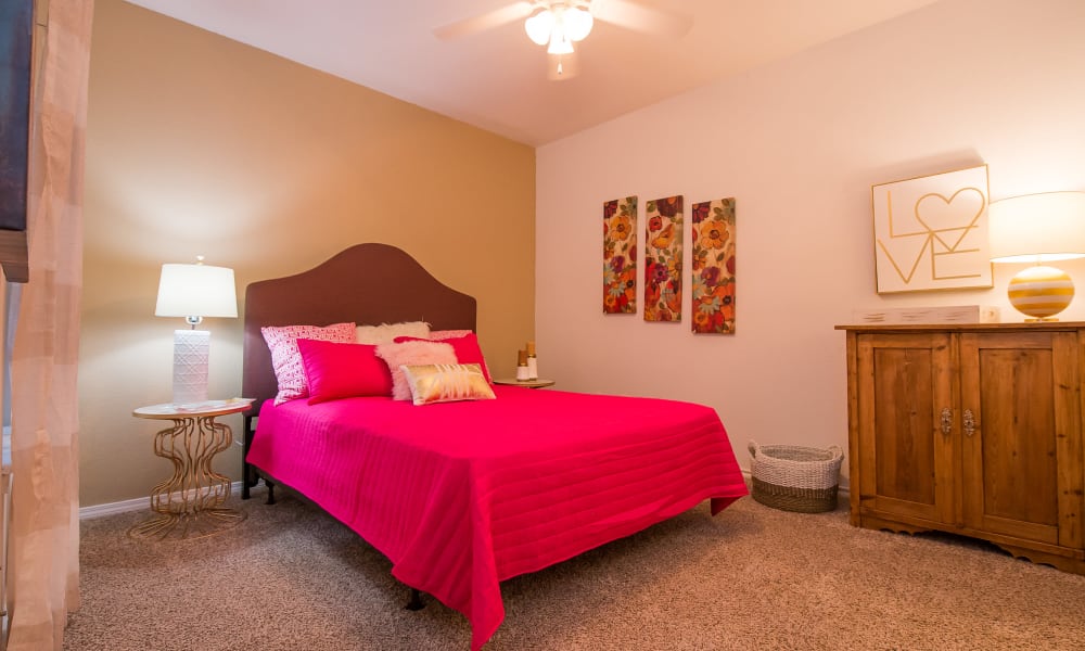 An apartment bedroom at Arbors of Pleasant Valley in Little Rock, Arkansas