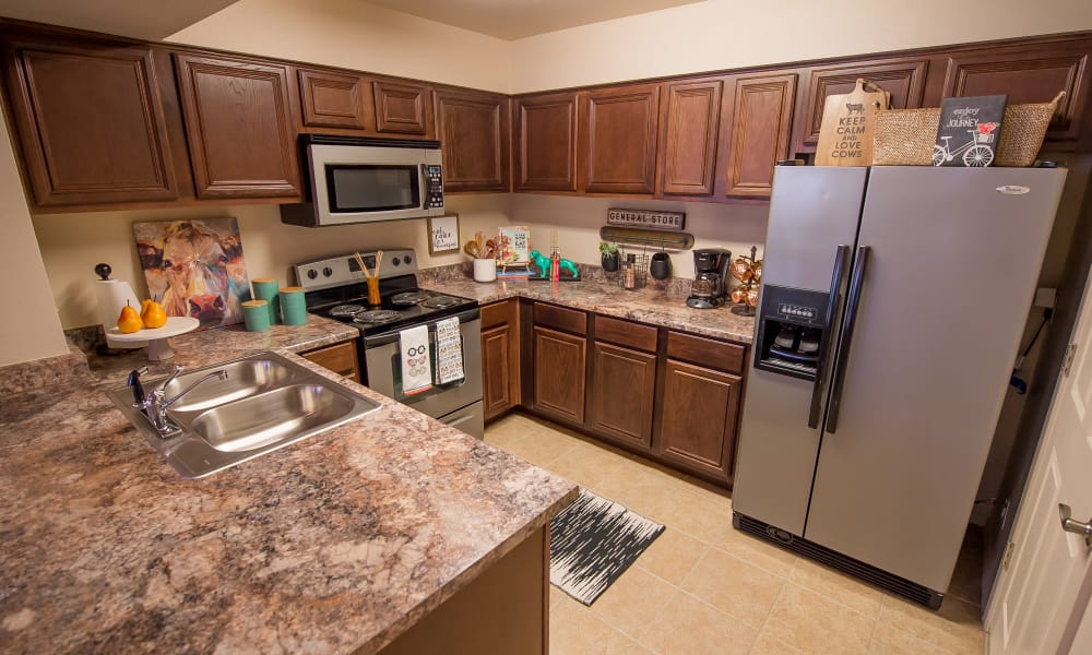 A large apartment kitchen at The Park on Westpointe in Yukon, Oklahoma
