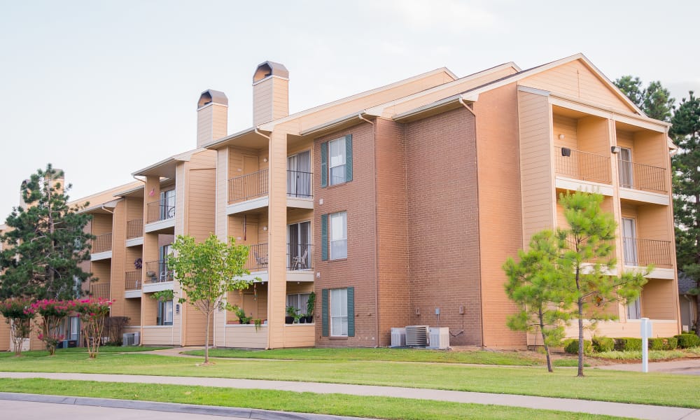 Exterior of Windsail Apartments in Tulsa, Oklahoma