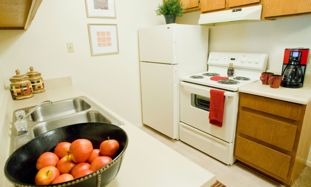 An apartment kitchen at Boulder Ridge in Tulsa, OK