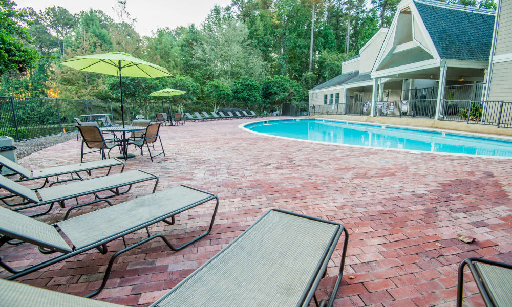 The community pool at The Pointe of Ridgeland in Ridgeland, MS