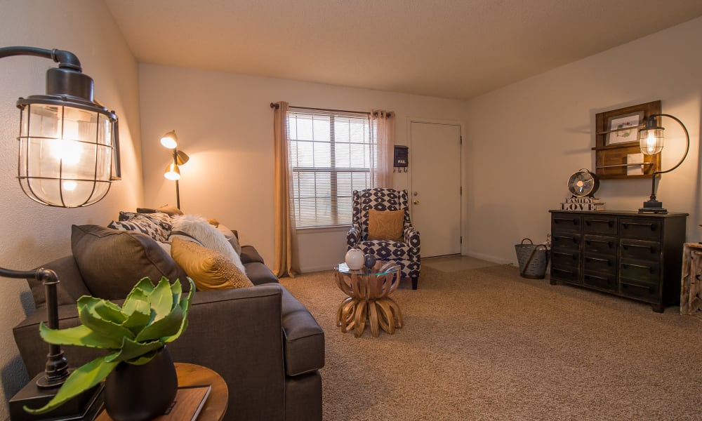 An open apartment floor plan at Waters Edge in Oklahoma City, OK