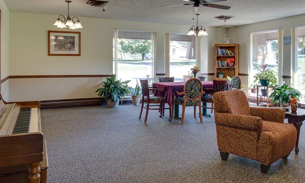 Lounge with comfortable seating at Sabetha Manor in Sabetha, Kansas