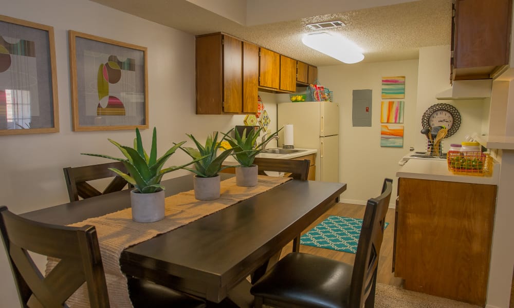 An open apartment floor plan at Cimarron Trails Apartments in Norman, OK