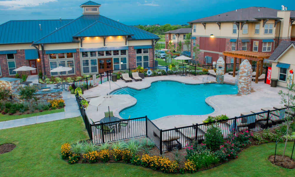 Icon at Norman offers a beautiful swimming pool in Norman, Oklahoma