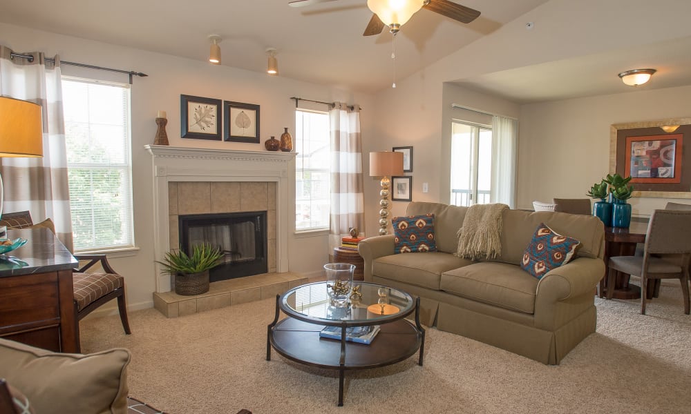 An apartment living room at Villas at Stonebridge in Edmond, Oklahoma