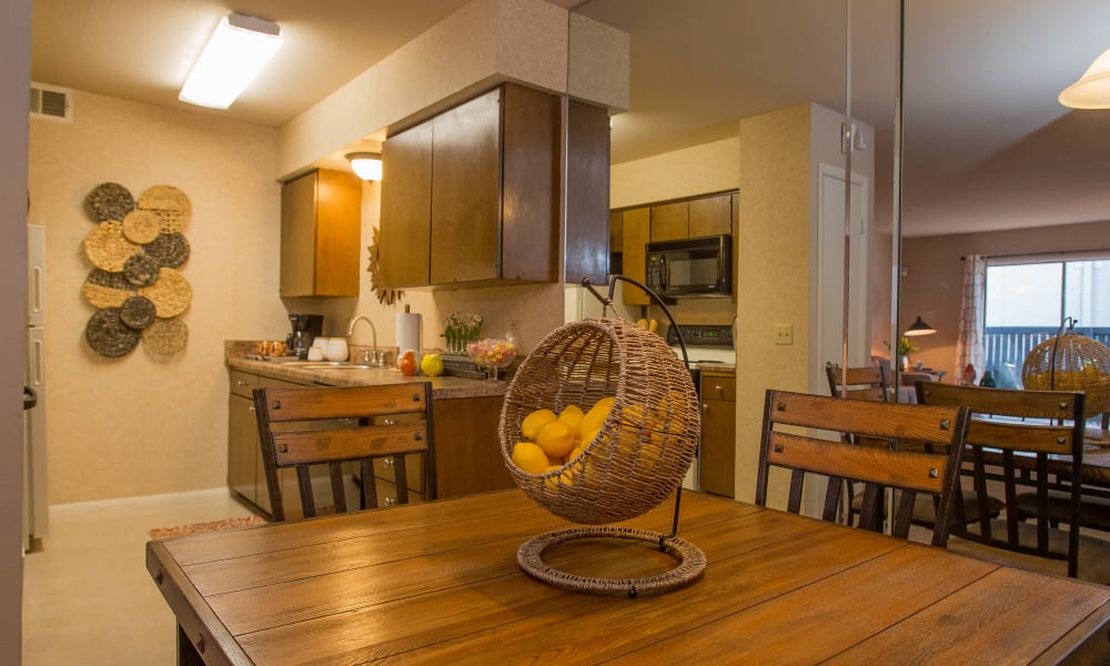 An apartment dining room at Barcelona Apartments in Tulsa, OK