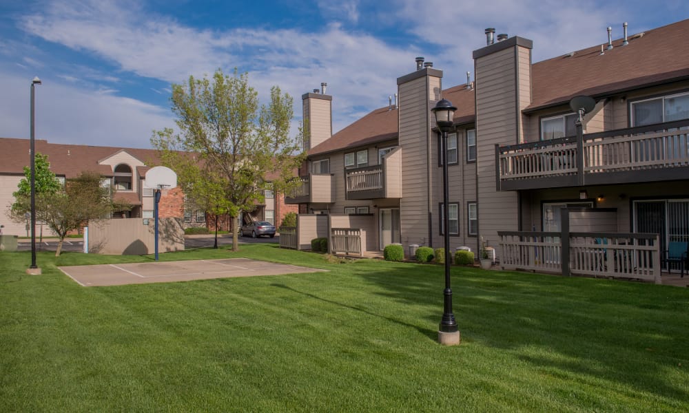 Photos of Huntington Park Apartments in Wichita, KS