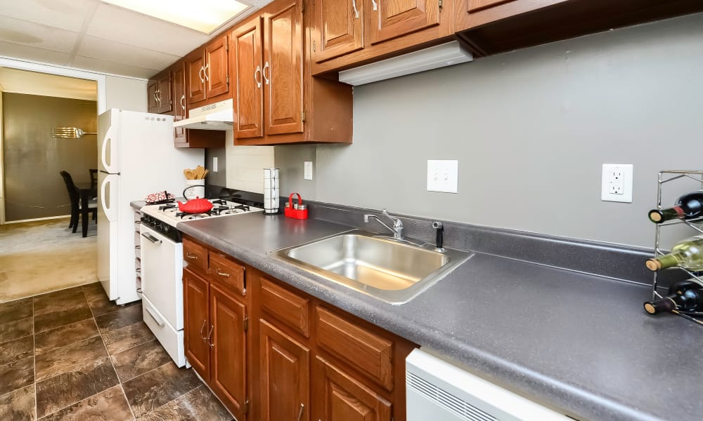 Apartments and Townhomes in Mechanicsburg, PA Oxford Manor