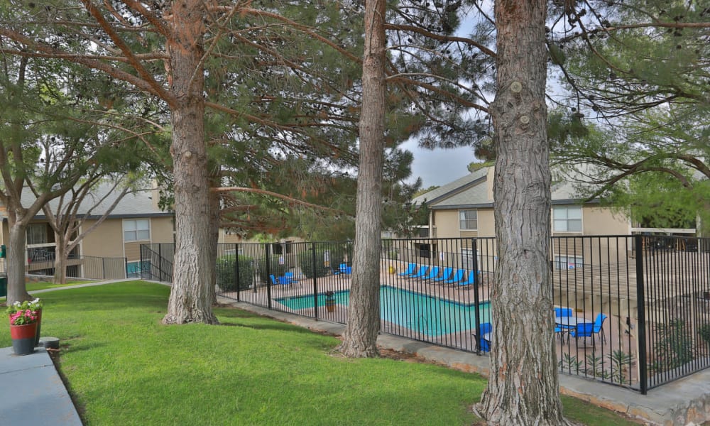 photos of double tree apartments in el paso texas