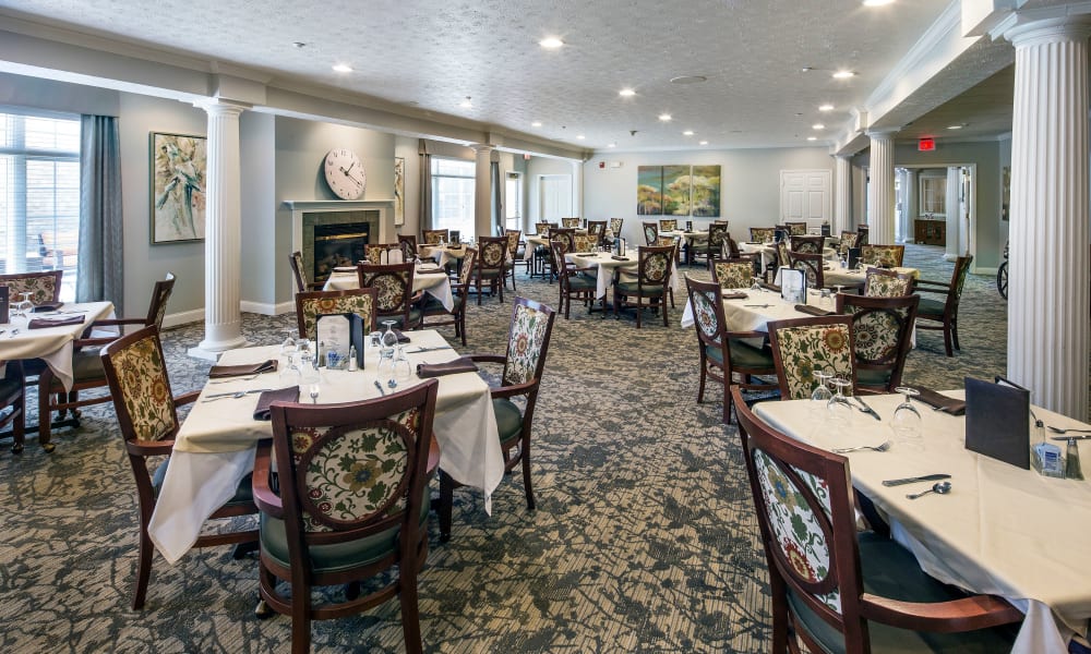 Large dining area for residents at GreenTree at Mt. Vernon in Mt. Vernon, Illinois