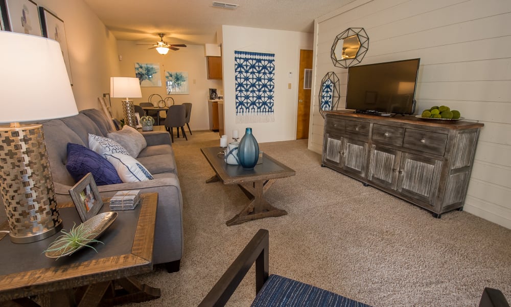 An apartment living room at Sunchase Ridgeland Apartments in Ridgeland, MS