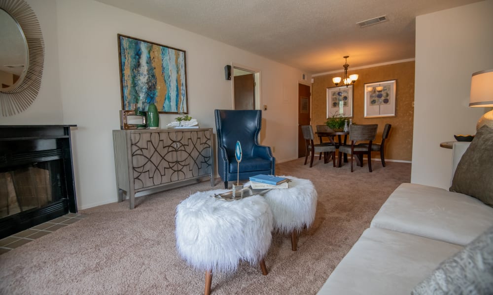 A large apartment living room at Sunchase Ridgeland Apartments in Ridgeland, MS