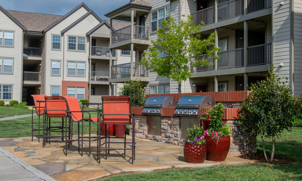 A grilling area and patio at Colonies at Hillside in Amarillo, Texas