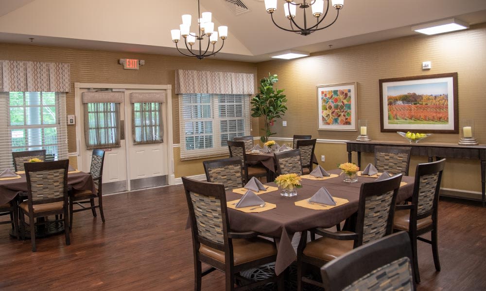memory care dining room