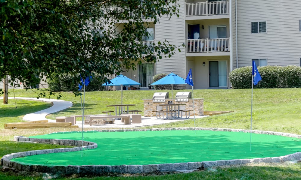 Enjoy Apartments with a Putting Green at Lincoya Bay Apartments & Townhomes in Nashville, Tennessee